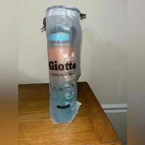 NWOT/ Giotto 32oz colorful design water bottle